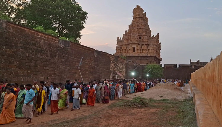 தஞ்சை பெரிய கோயிலில் 8 ஆண்டுகளுக்கு பிறகு சுமார் 3 கி.மீ. அளவுள்ள கிரிவலப்பாதை திறப்பு