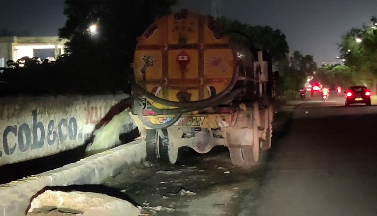 மழை நீர் கால்வாயில் சட்டவிரோதமாக கழிவுநீர் கொட்டடினால் அபராதம் விதிக்கப்படும் மாநகராட்சி அறிவுறுத்தல்