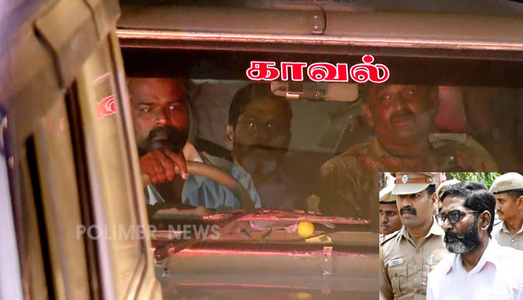 தேனாம்பேட்டை போலீசரால் கைது செய்யப்பட்ட சவுக்கு சங்கர் தேனி போலீசாரிடம் ஒப்படைக்கப்பட்டதாக தகவல்